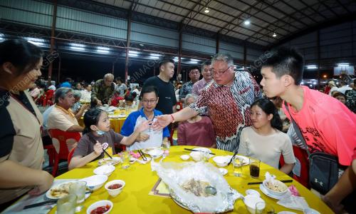 DATUK SERI TIONG KING SING