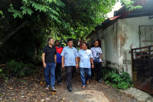 DR JOOHARI ARIFFIN