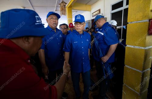 DATUK SERI WAN ROSDY WAN ISMAIL