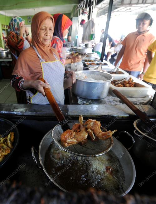 PRK09_19092014_AYAM