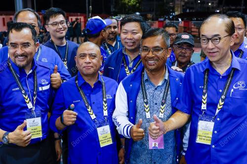 DATUK SERI SAARANI MOHAMAD
