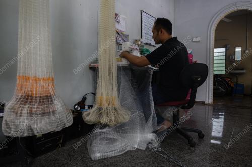 PEMBUAT JALA