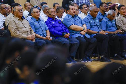 DATUK SERI SAARANI MOHAMAD