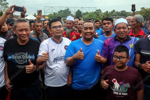 PERLAWANAN PERSAHABATAN AKMAL VS SANUSI