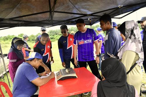 DATUK DR MUHAMAD AKMAL SALEH
