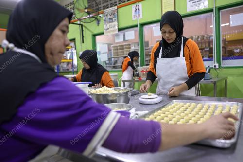 REMPEYEK WAK TUNOT TARIKAN KLUANG