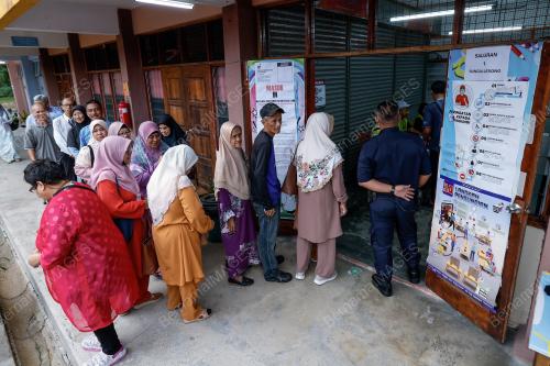PENGUNDI BERATUR
