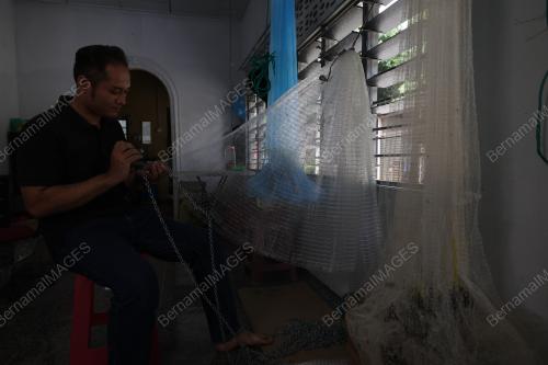 PEMBUAT JALA