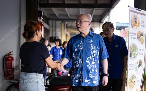 DATUK SERI DR WEE KA SIONG