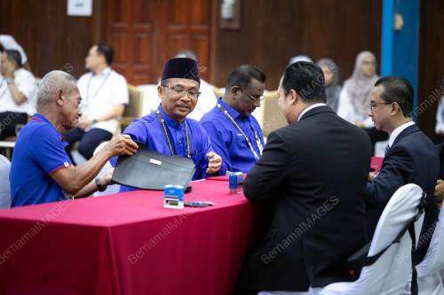 PROSES PENAMAAN CALON