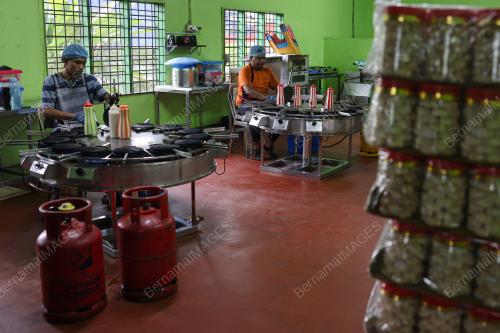 REMPEYEK WAK TUNOT TARIKAN KLUANG