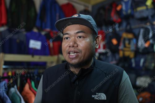 DARI PENDAKI KEPADA PENIAGA