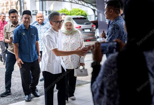 DATUK FAHMI FADZIL