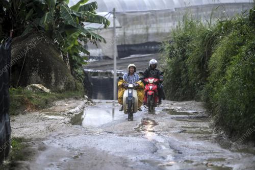 PRK17_17012019_JALAN_ROSAK