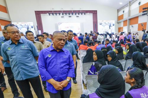 DATUK SERI SAARANI MOHAMAD