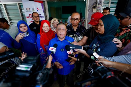 DATUK SERI SAARANI MOHAMAD