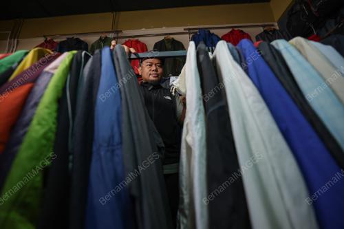 DARI PENDAKI KEPADA PENIAGA