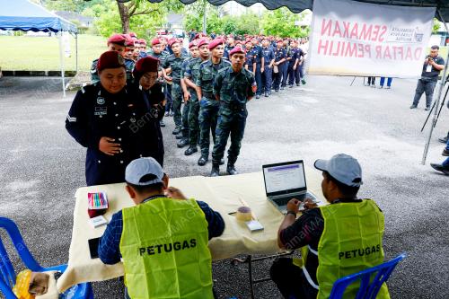 SUPERITENDAN AZHAR HASHIM