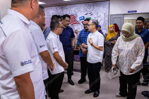 DATUK FAHMI FADZIL