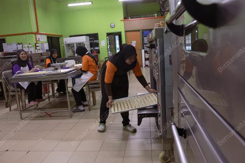 REMPEYEK WAK TUNOT TARIKAN KLUANG