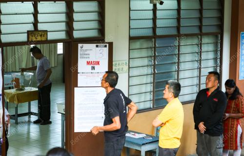 HARI PENGUNDIAN PRK KKB