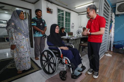 FAHMI FADZIL