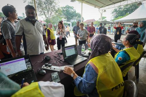 HARI PENGUNDIAN PRK KKB
