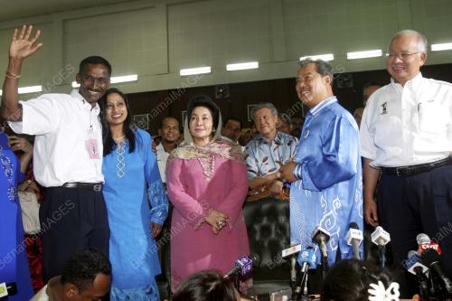 MOHD NAJIB TUN ABDUL RAZAK