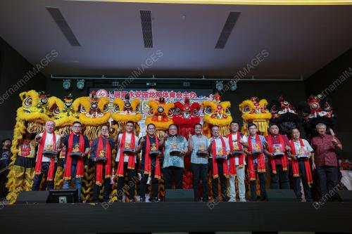 DATUK SERI TIONG KING SING