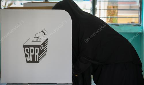 HARI PENGUNDIAN PRK KKB