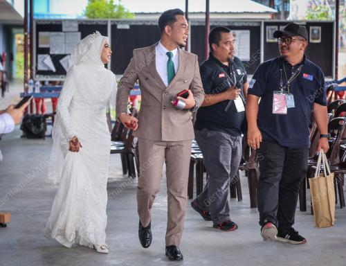 RAJA SEHARI MENGUNDI PRK MAHKOTA