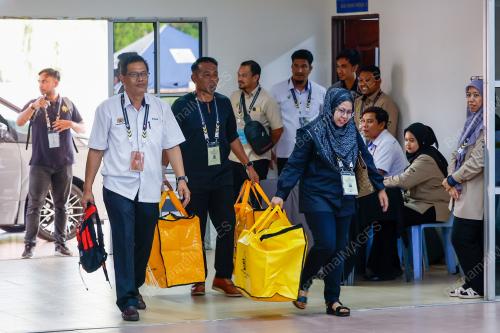 PUSAT PENJUMLAHAN RASMI UNDI