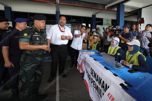 DATUK KAMARUL ZAMAN MAMAT