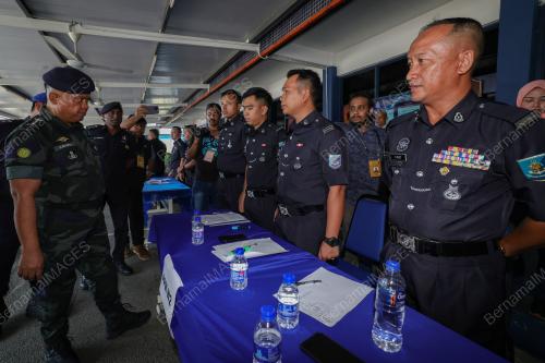 DATUK KAMARUL ZAMAN MAMAT
