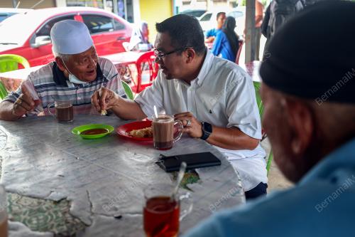 DATUK AMIZAR ABU ADAM