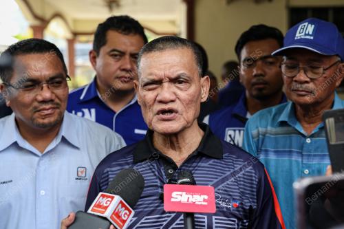DATUK SERI ADNAN YAAKOB