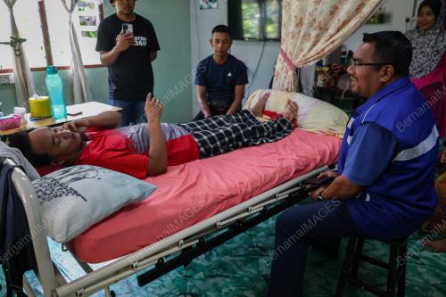 DATUK AMIZAR ABU ADAM