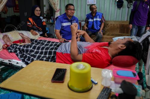 DATUK AMIZAR ABU ADAM