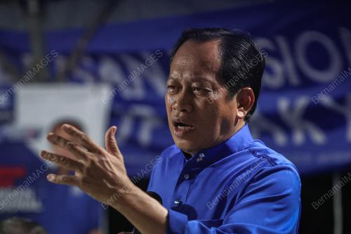 DATUK SERI AHMAD MASLAN