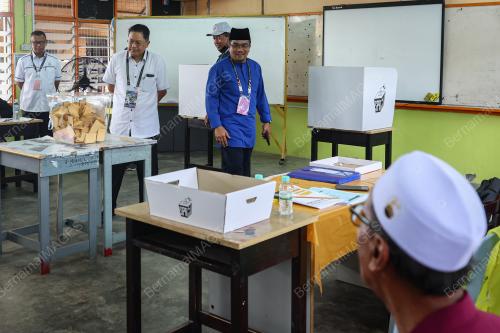 DATUK AMIZAR ABU ADAM