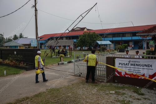 PUSAT MENGUNDI DITUTUP