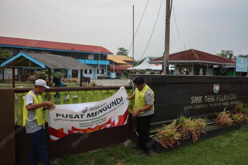 PUSAT MENGUNDI DITUTUP