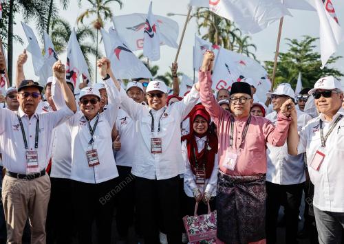 TAN SRI ABANG JOHARI TUN OPENG
