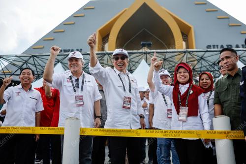 TAN SRI ABANG JOHARI TUN OPENG