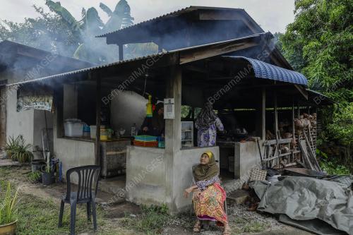 KUIH AKOK KIJAL LEGASI CHE WA LAH