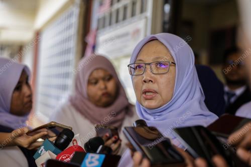DR ZALIHA MUSTAFA