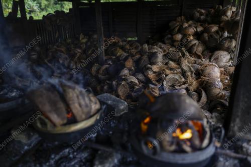 KUIH AKOK KIJAL LEGASI CHE WA LAH