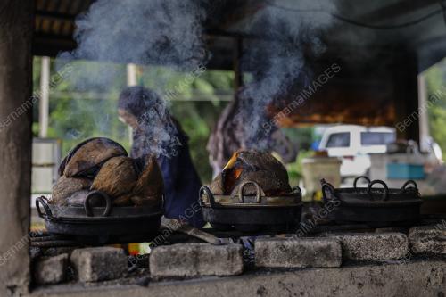 KUIH AKOK KIJAL LEGASI CHE WA LAH