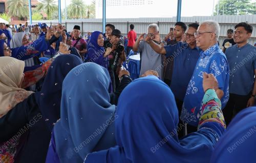 DATUK SERI ISMAIL SABRI YAAKOB