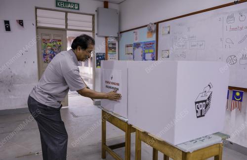 PERSIAPAN MENJELANG HARI PENGUNDIAN PRK KEMAMAN